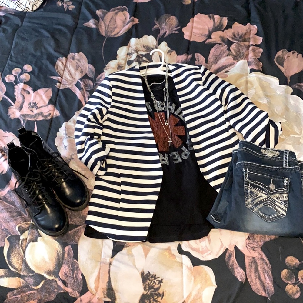 💋$10 size s Striped blazer blue and white